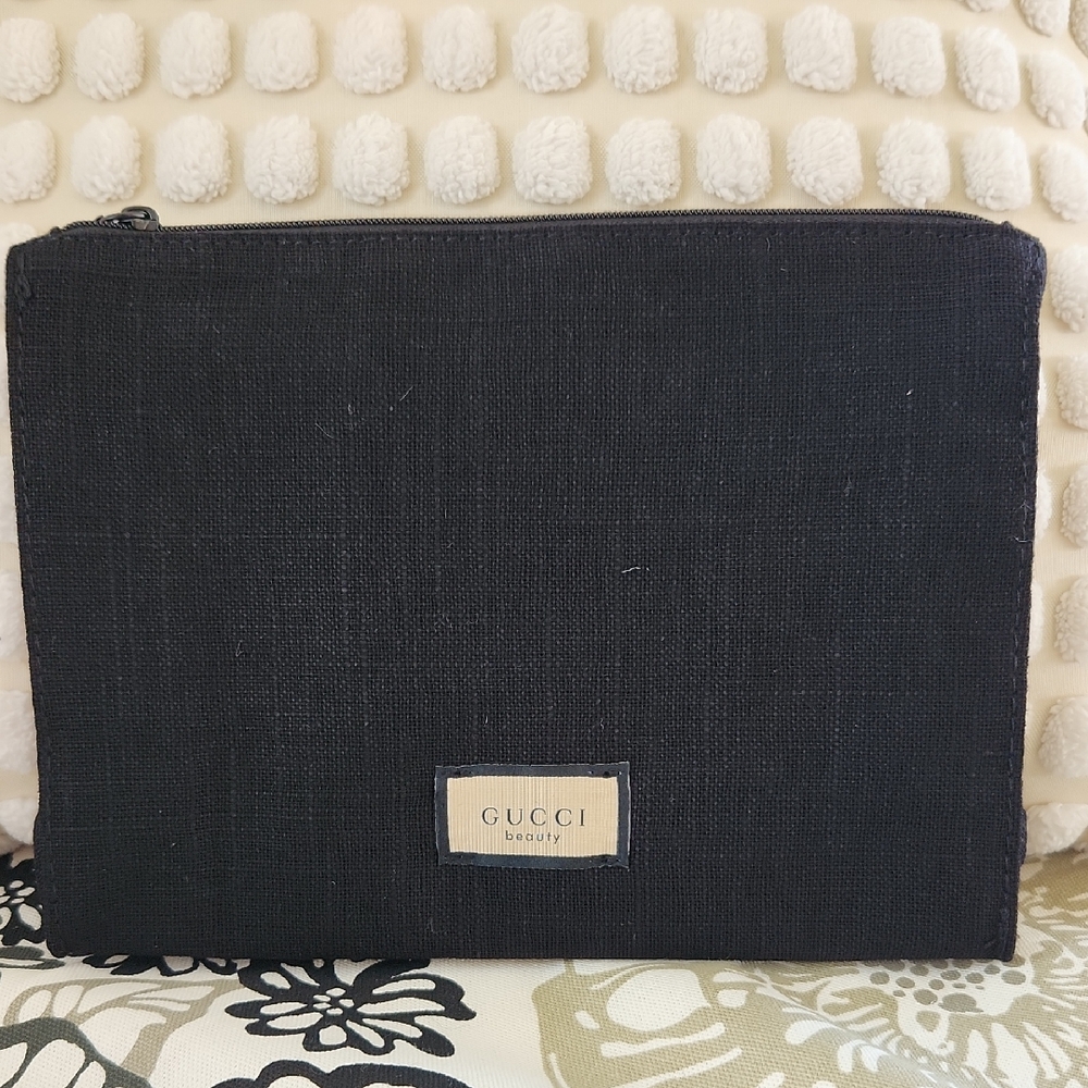 Gucci Beauty Black Aunthentic Makeup Bag Travel Pouch Striped Interior. NEW